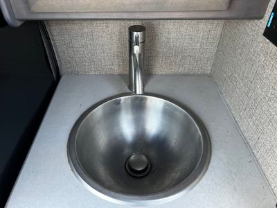 2021 Thor Motor Coach OMNI - Photo 19