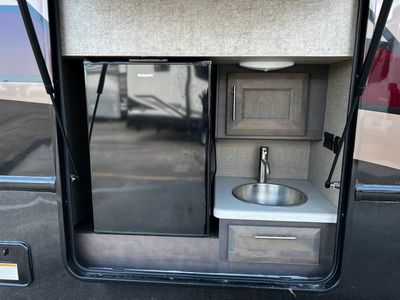 2021 Thor Motor Coach OMNI - Photo 18
