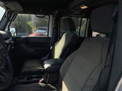 2012 Jeep Wrangler — photo 8 view