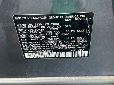 2025 Volkswagen Atlas 2.0T SE W/Technology CA37PR — front three-quarter view