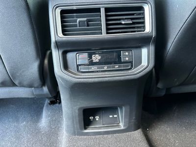 2025 Volkswagen Atlas 2.0T SE W/Technology — photo 29 view