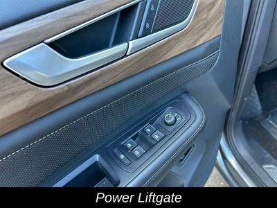 2025 Volkswagen Atlas 2.0T SE W/Technology — photo 13 view