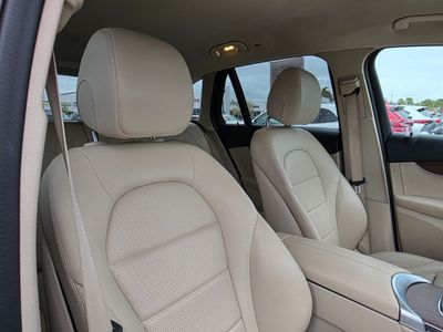 2022 Mercedes-Benz GLC — photo 11 view