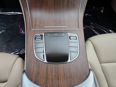 2022 Mercedes-Benz GLC — photo 26 view