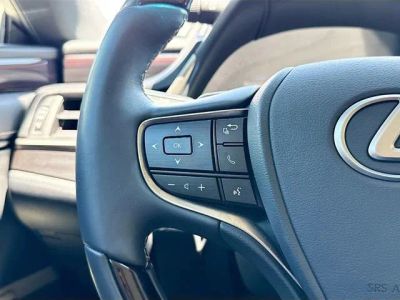 2019 Lexus ES — photo 35 view