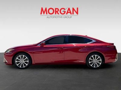 2019 Lexus ES — engine compartment view
