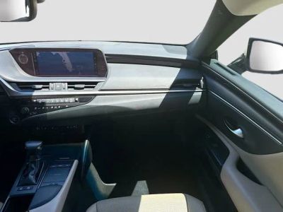 2019 Lexus ES — photo 17 view