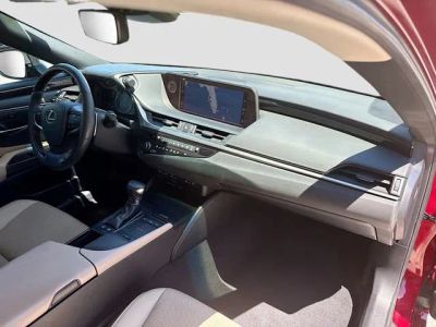 2019 Lexus ES — photo 13 view