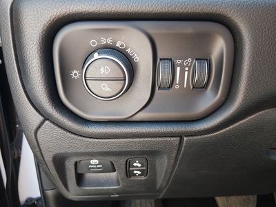 2025 Ram 1500 — photo 13 view