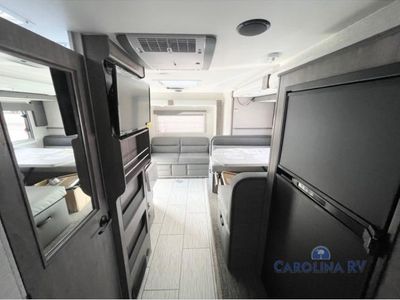 2023 Lance Truck Camper - Photo 12