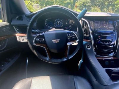 2020 Cadillac Escalade — detail view