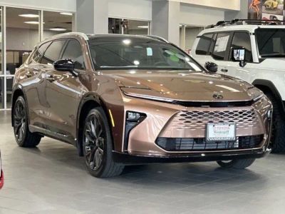 2026 Toyota Crown Signia - Photo 2