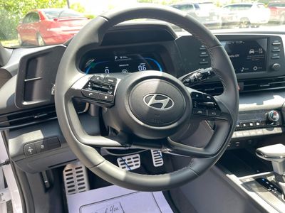 2025 Hyundai Elantra - Photo 9