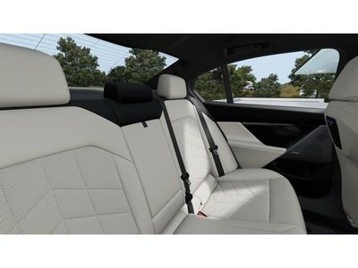 2026 BMW i5 - Photo 12