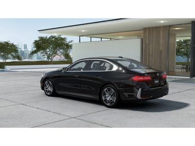2026 BMW i5 - Photo 2