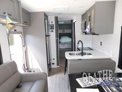 2025 Coachmen RV Pursuit - Photo 26