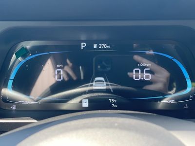 2025 Hyundai Elantra — photo 20 view