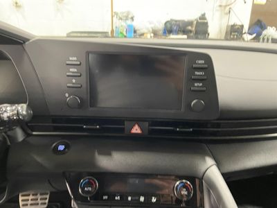 2025 Hyundai Elantra — photo 22 view