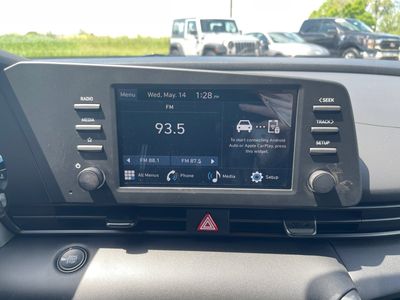 2025 Hyundai Elantra — photo 21 view