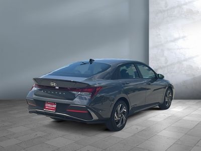 2025 Hyundai Elantra — photo 12 view
