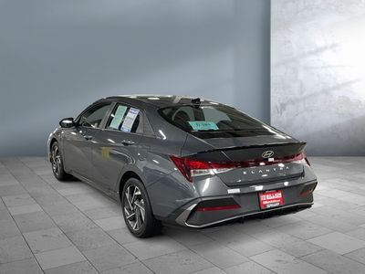 2025 Hyundai Elantra — photo 7 view