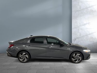2025 Hyundai Elantra — photo 14 view