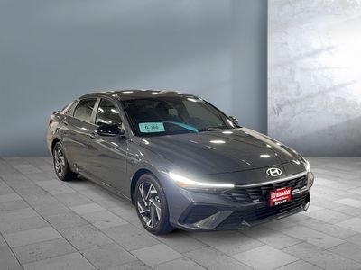 2025 Hyundai Elantra — photo 15 view