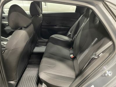 2025 Hyundai Elantra — photo 35 view