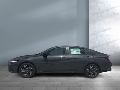 2025 Hyundai Elantra — detail view
