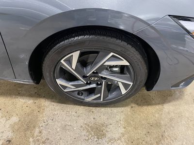 2025 Hyundai Elantra — photo 31 view