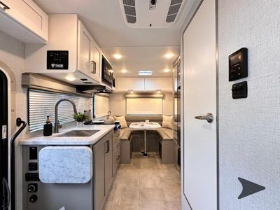 2026 Thor Motor Coach Chateau - Photo 10