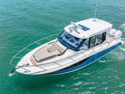 2025 Boston Whaler 365 Conquest - Photo 4