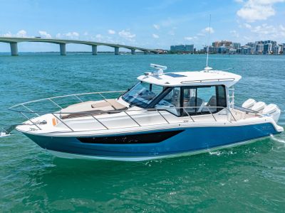 2025 Boston Whaler 365 Conquest - Photo 3