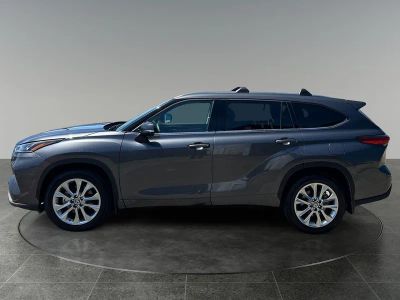 2023 Toyota Highlander — detail view