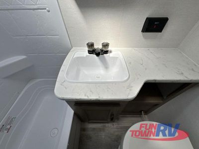 2026 Gulf Stream RV Yellowstone Classic - Photo 29