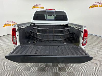 2018 Nissan Frontier — detail view