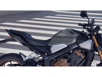 2025 Honda CB650R E-Clutch - Photo 7