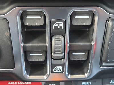 2026 Jeep Wrangler — photo 25 view