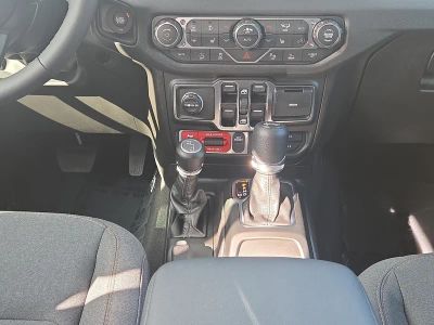 2026 Jeep Wrangler — photo 20 view