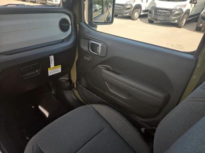 2026 Jeep Wrangler — photo 18 view