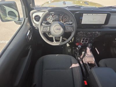 2026 Jeep Wrangler — photo 17 view