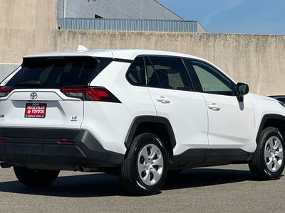 2024 Toyota RAV4 - Photo 2