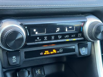2024 Toyota RAV4 - Photo 22