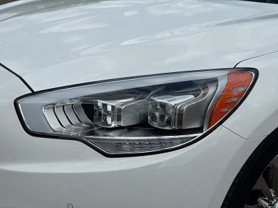 2017 Kia K900 — photo 9 view