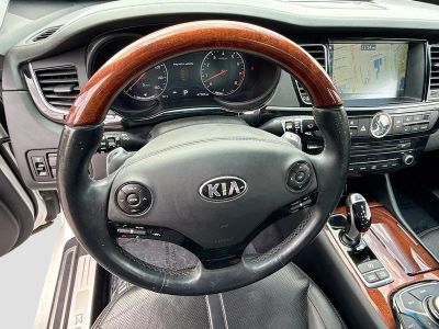 2017 Kia K900 — photo 40 view