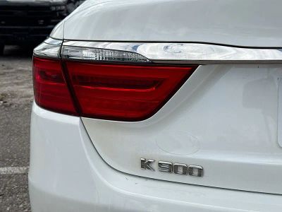 2017 Kia K900 — photo 10 view