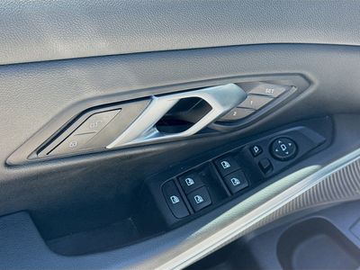 2026 BMW 3 Series - Photo 23