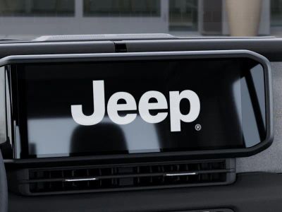 2026 Jeep Gladiator — photo 18 view