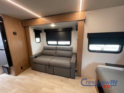 2025 Keystone RV Reign - Photo 11