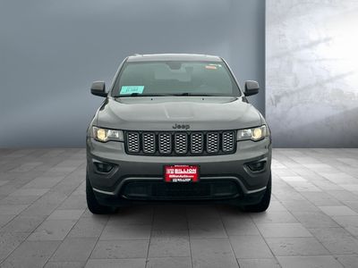 2019 Jeep Grand Cherokee — side profile view